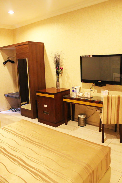 Hotel C3 Semarang Luaran gambar